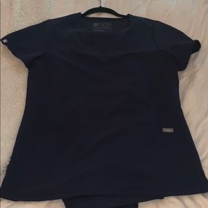 *NEVER WORN* FIGS scrub top